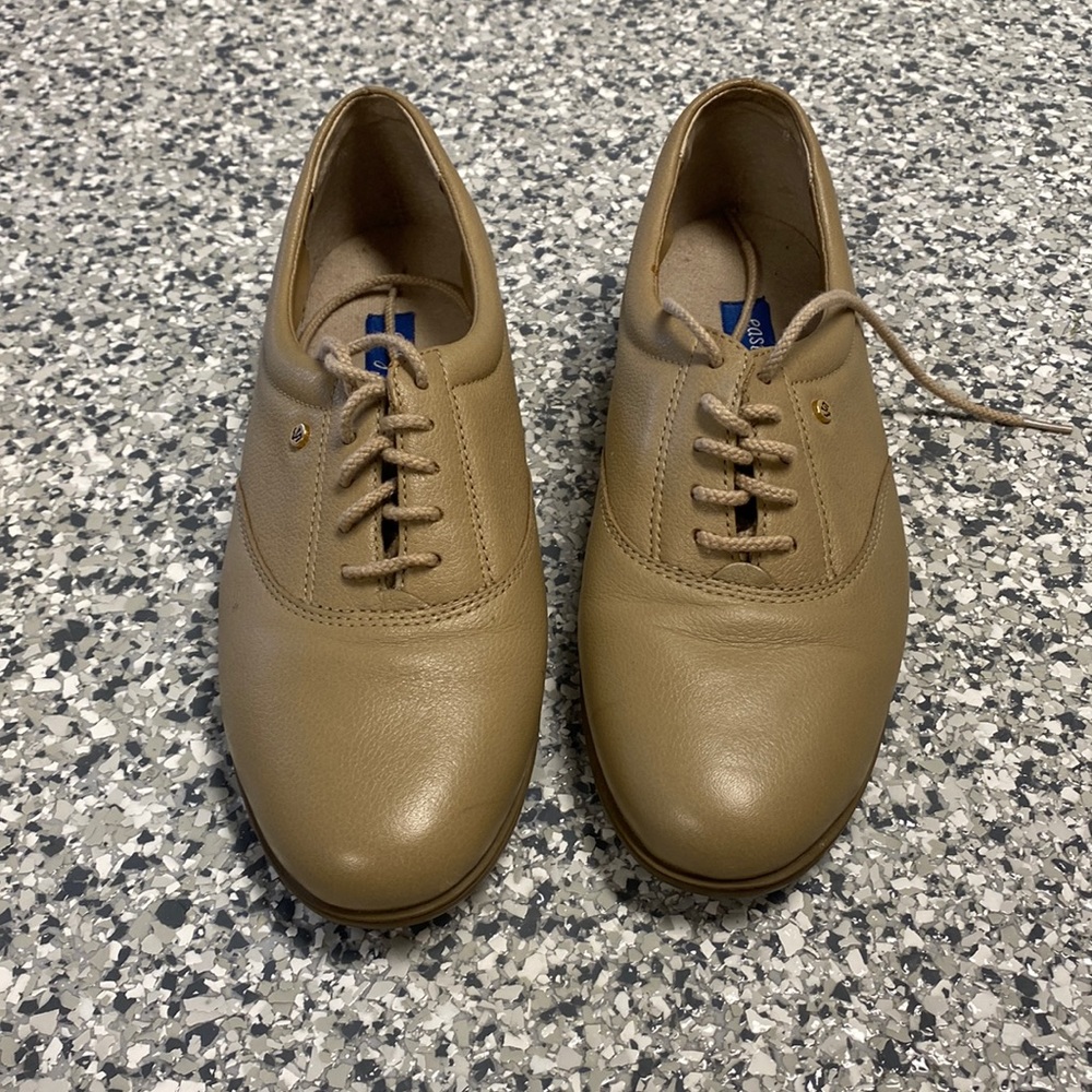 Easy spirit anti-grip shoe size 8